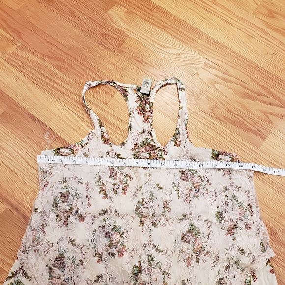 🍓 3/$20 Love Change Floral Racerback Tank Top - Picture 7 of 8